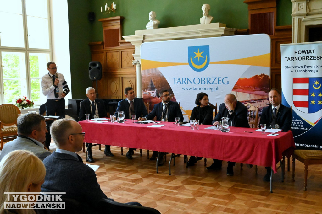 Konferencja kolejowa w Zamku Tarnowskich w Tarnobrzegu