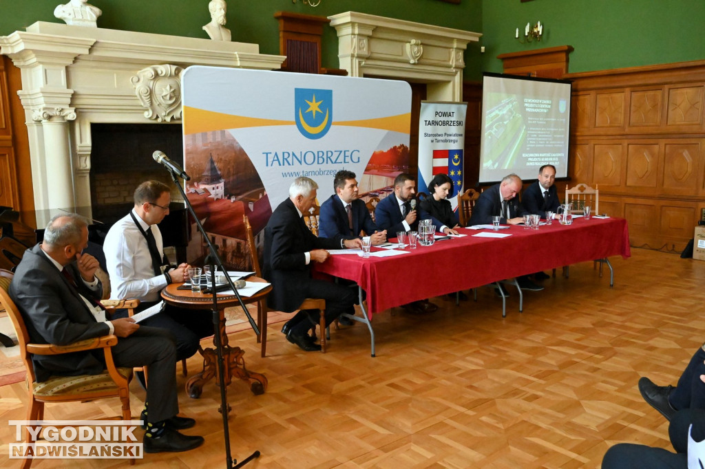 Konferencja kolejowa w Zamku Tarnowskich w Tarnobrzegu