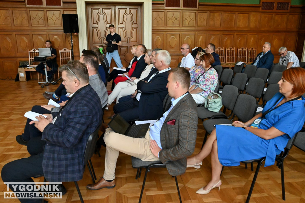 Konferencja kolejowa w Zamku Tarnowskich w Tarnobrzegu