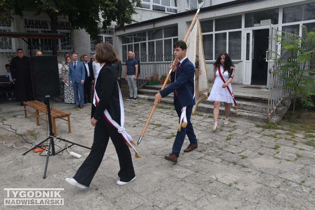 Zakończenie roku szkolnego w szkołach średnich