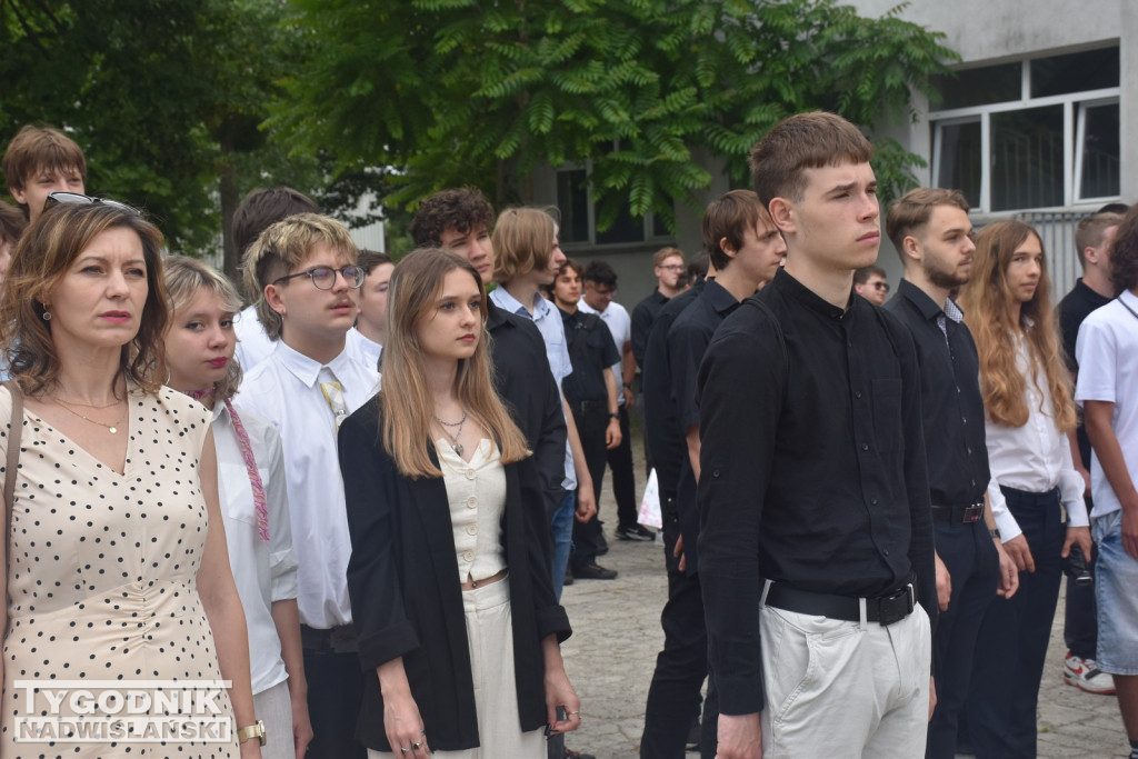 Zakończenie roku szkolnego w szkołach średnich