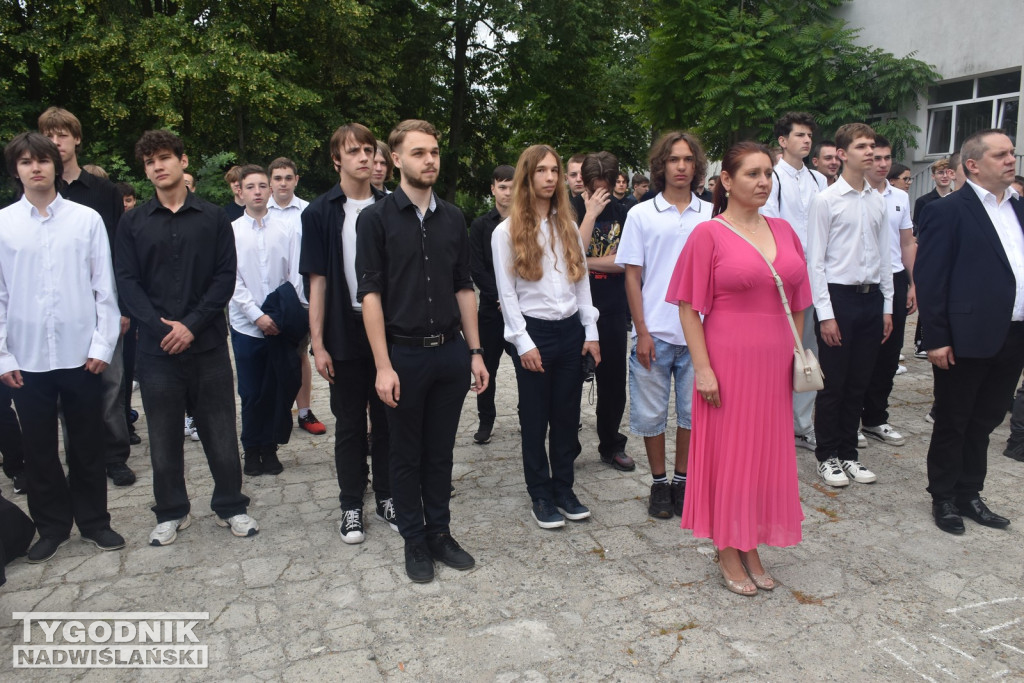 Zakończenie roku szkolnego w szkołach średnich