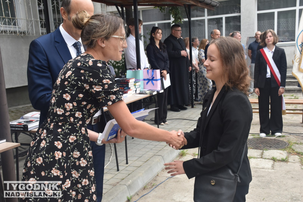 Zakończenie roku szkolnego w szkołach średnich