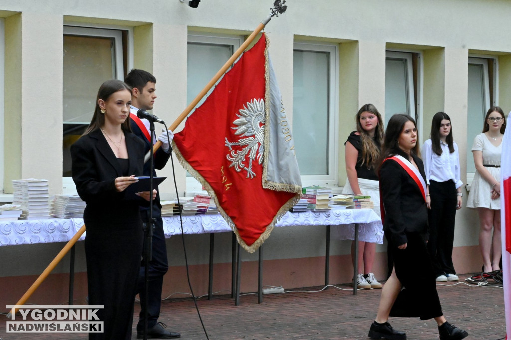 Zakończenie roku szkolnego w szkołach średnich