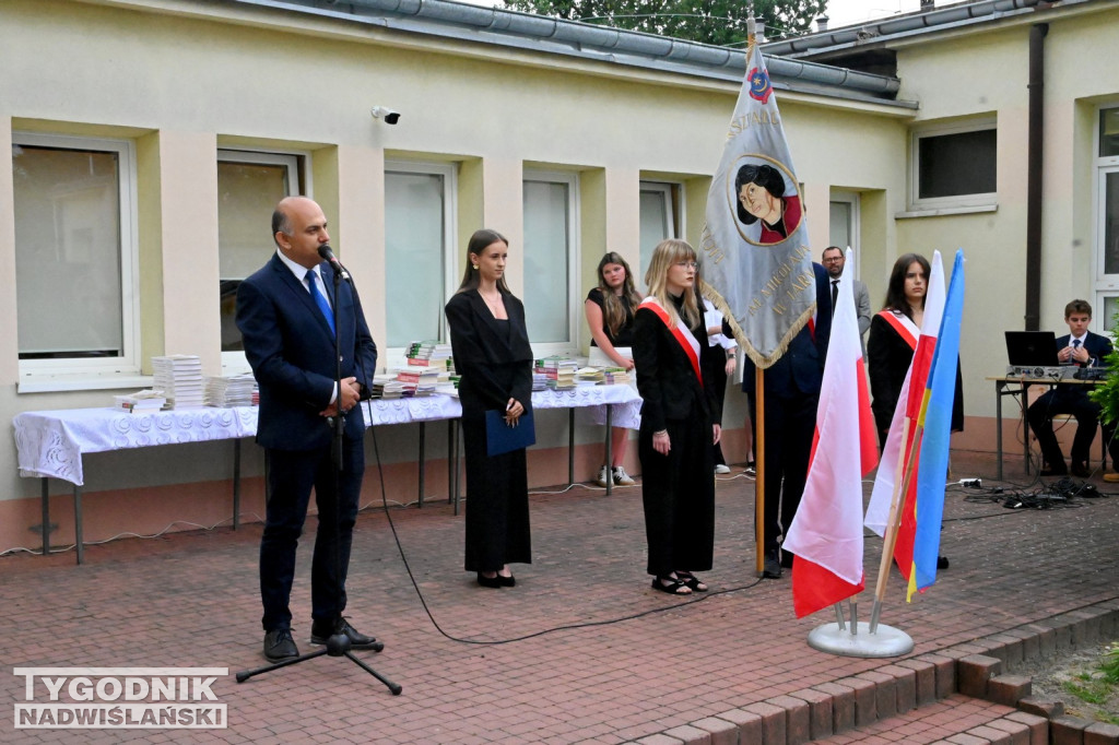 Zakończenie roku szkolnego w szkołach średnich