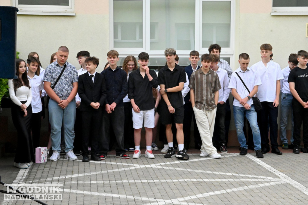 Zakończenie roku szkolnego w szkołach średnich