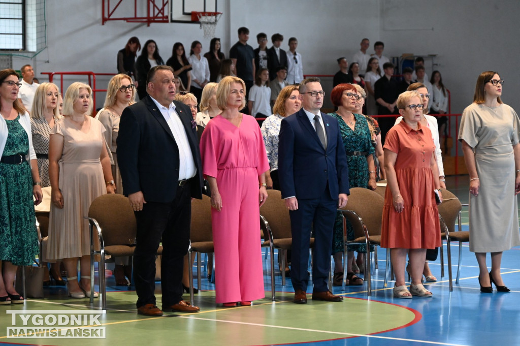 Zakończenie roku szkolnego w szkołach średnich
