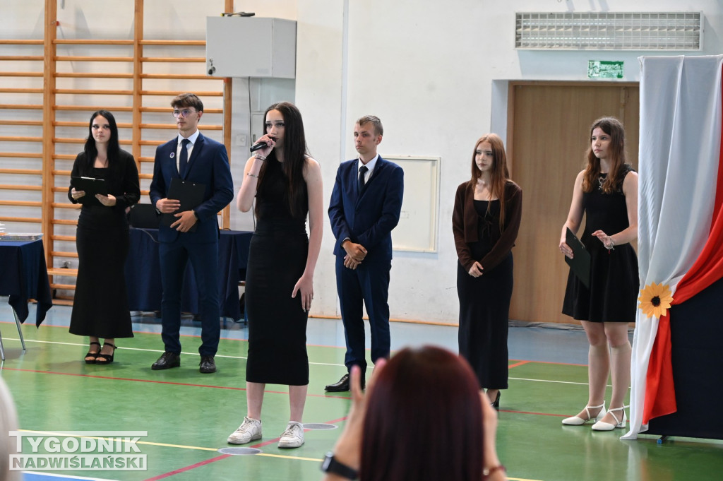 Zakończenie roku szkolnego w szkołach średnich