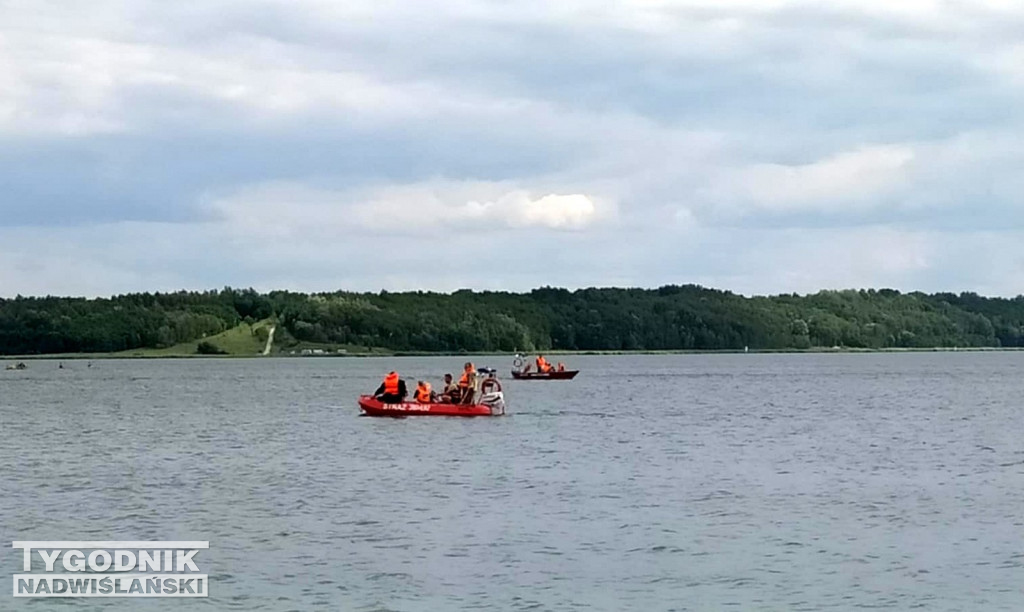 Poszukiwania zaginionego pływaka w Jeziorze Tarnobrzeskim