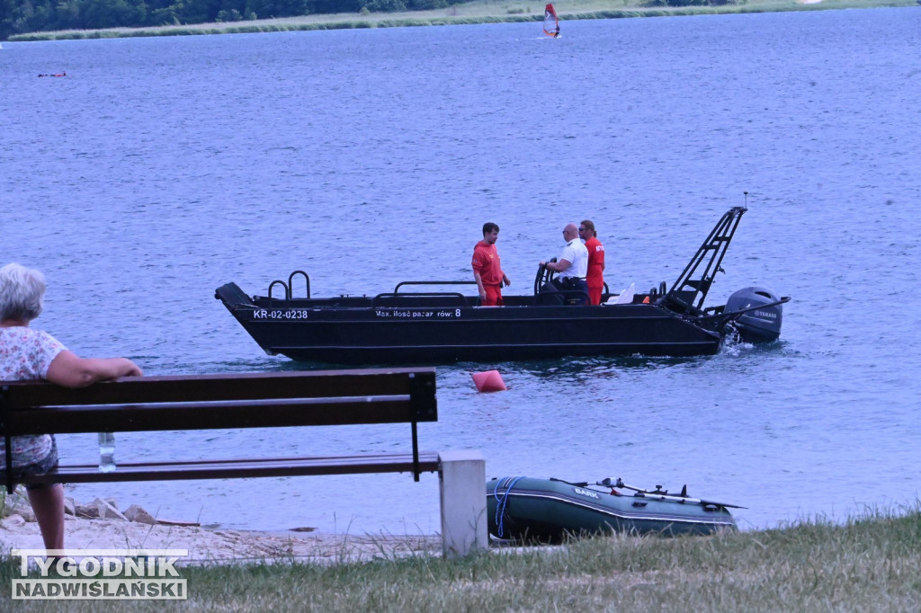 Poszukiwania zaginionego pływaka w Jeziorze Tarnobrzeskim