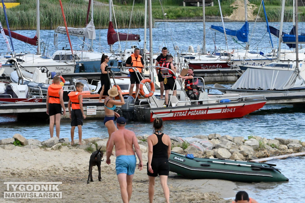 Akcja służb na Jeziorze Tarnobrzeskim
