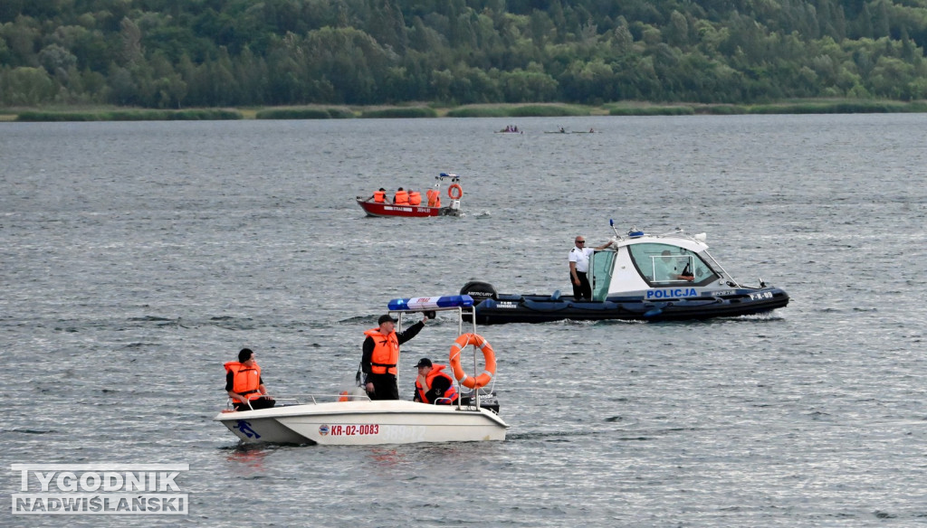 Akcja służb na Jeziorze Tarnobrzeskim