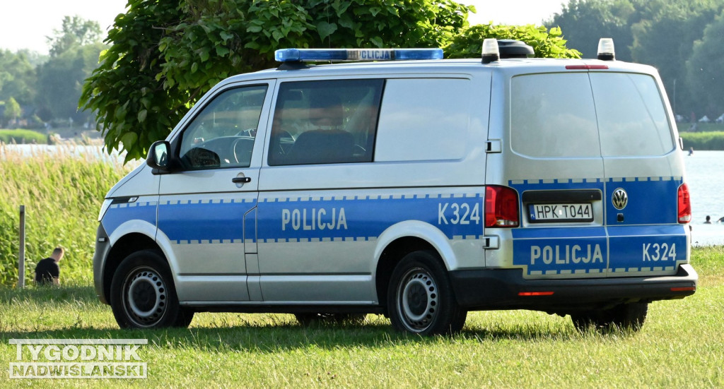 Akcja służb na Jeziorze Tarnobrzeskim