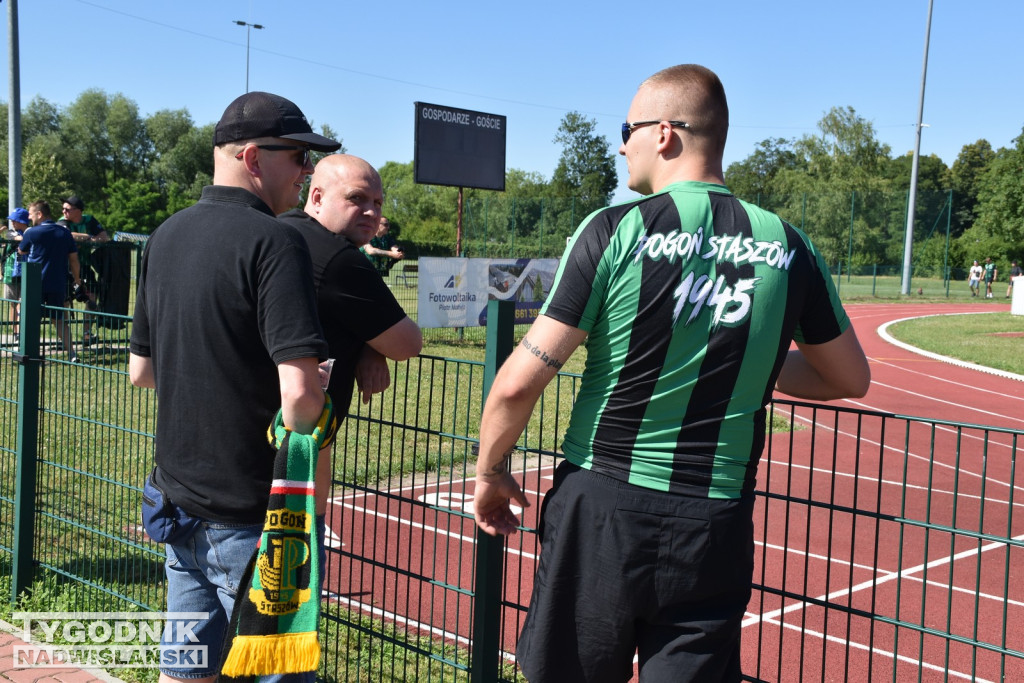 Zdjęcia z trybun meczu Pogoni Staszów z Ruchem Chorzów