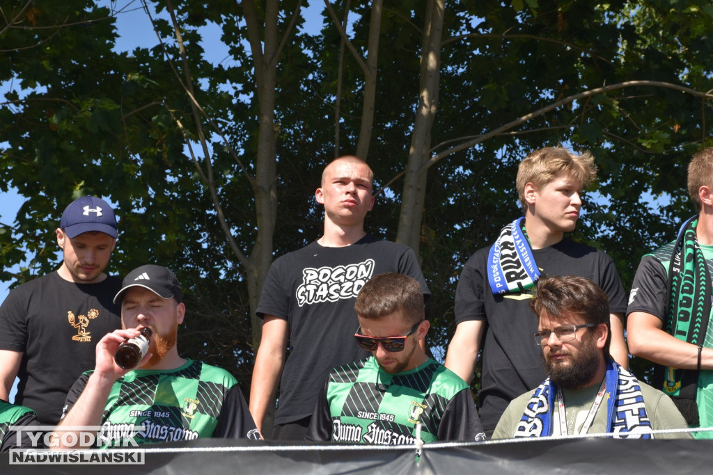 Zdjęcia z trybun meczu Pogoni Staszów z Ruchem Chorzów