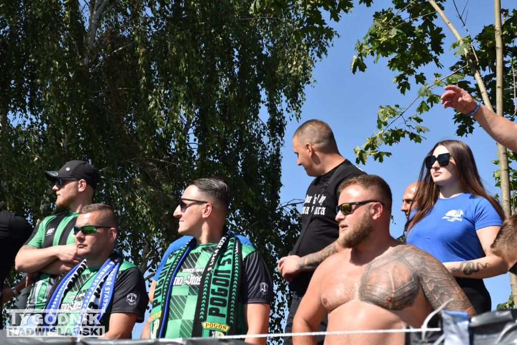Zdjęcia z trybun meczu Pogoni Staszów z Ruchem Chorzów