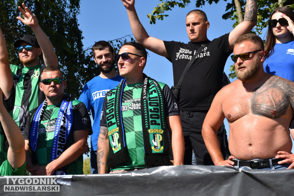 Zdjęcia z trybun meczu Pogoni Staszów z Ruchem Chorzów