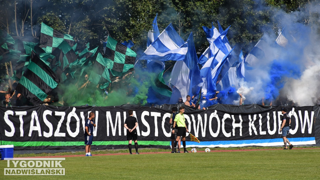 Zdjęcia z trybun meczu Pogoni Staszów z Ruchem Chorzów