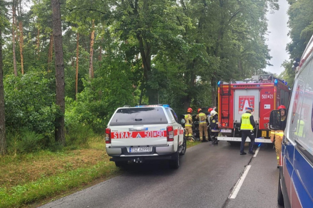 Zderzenie dwóch aut w Czernicy pod Staszowem