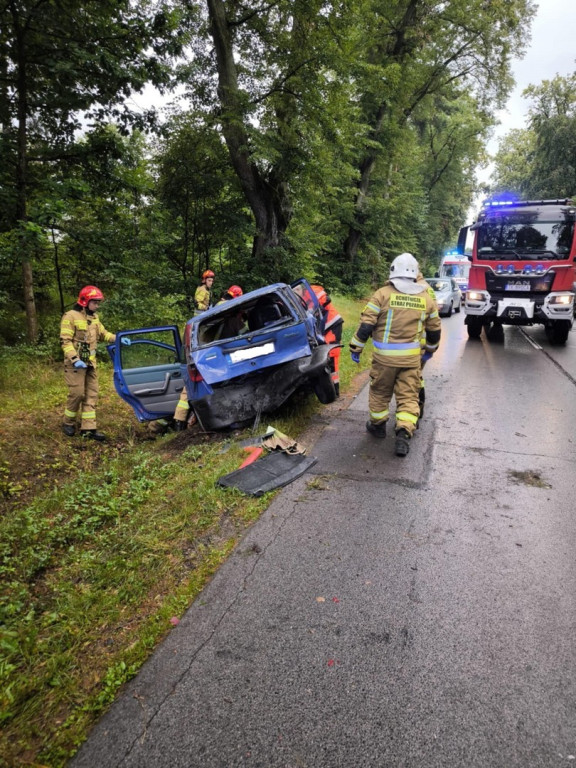 Zderzenie dwóch aut w Czernicy pod Staszowem