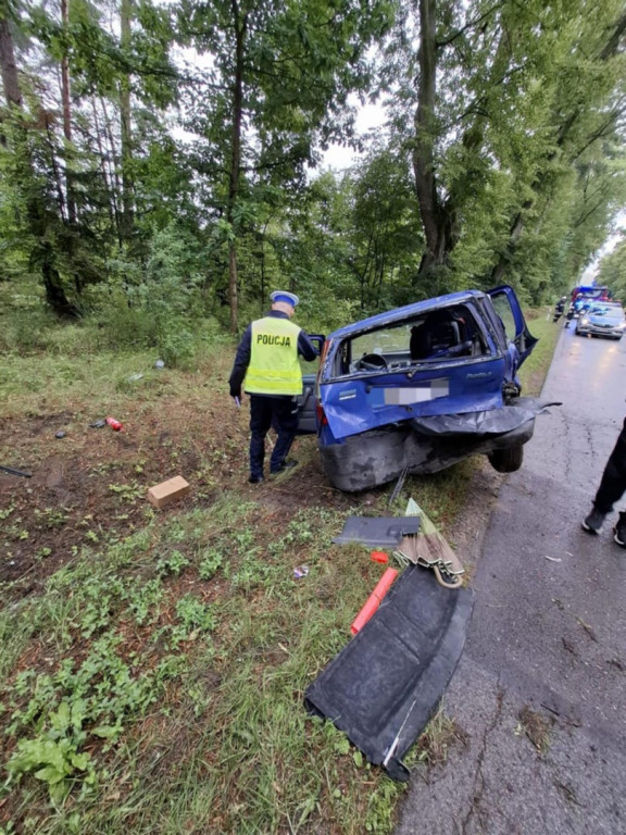 Zderzenie dwóch aut w Czernicy pod Staszowem