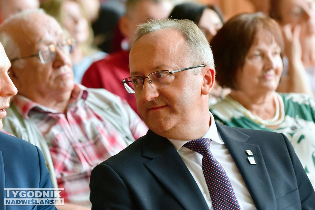 Wystawa o Wołyniu przed Zamkiem Tarnowskich w Tarnobrzegu