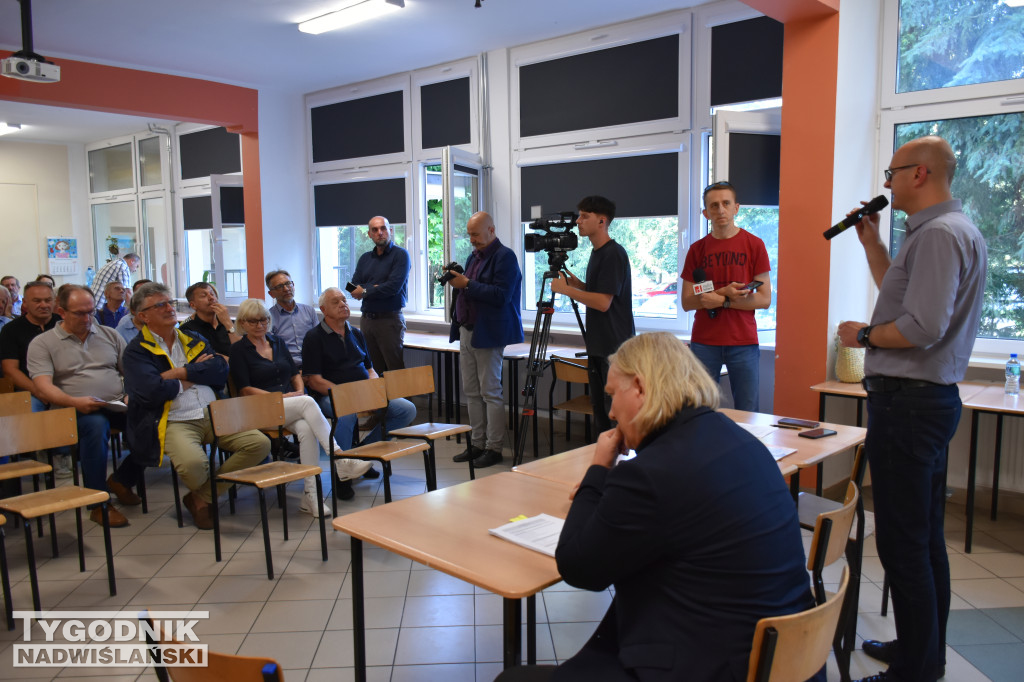 Spotkanie w sprawie budowy masztu w Sandomierzu