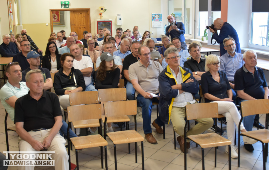 Spotkanie w sprawie budowy masztu w Sandomierzu