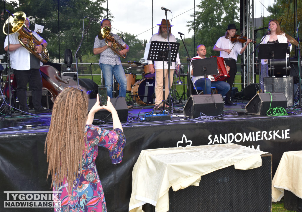 Dookoła Wody Festival - koncert na bulwarze