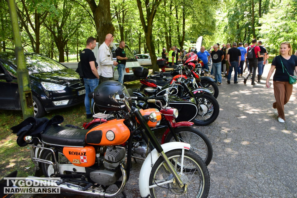 Retro Giełda w Nowej Dębie