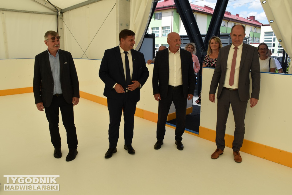 Otwarcie lodowiska i basenów w Lipniku
