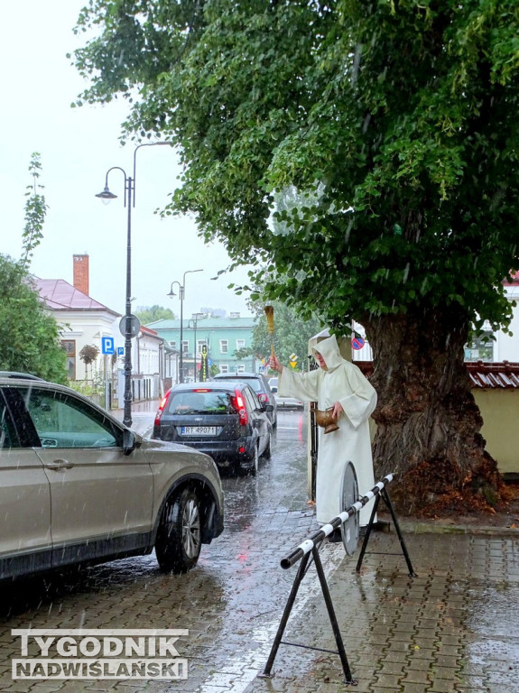 Święcenie pojazdów u dominikanów w Tarnobrzegu