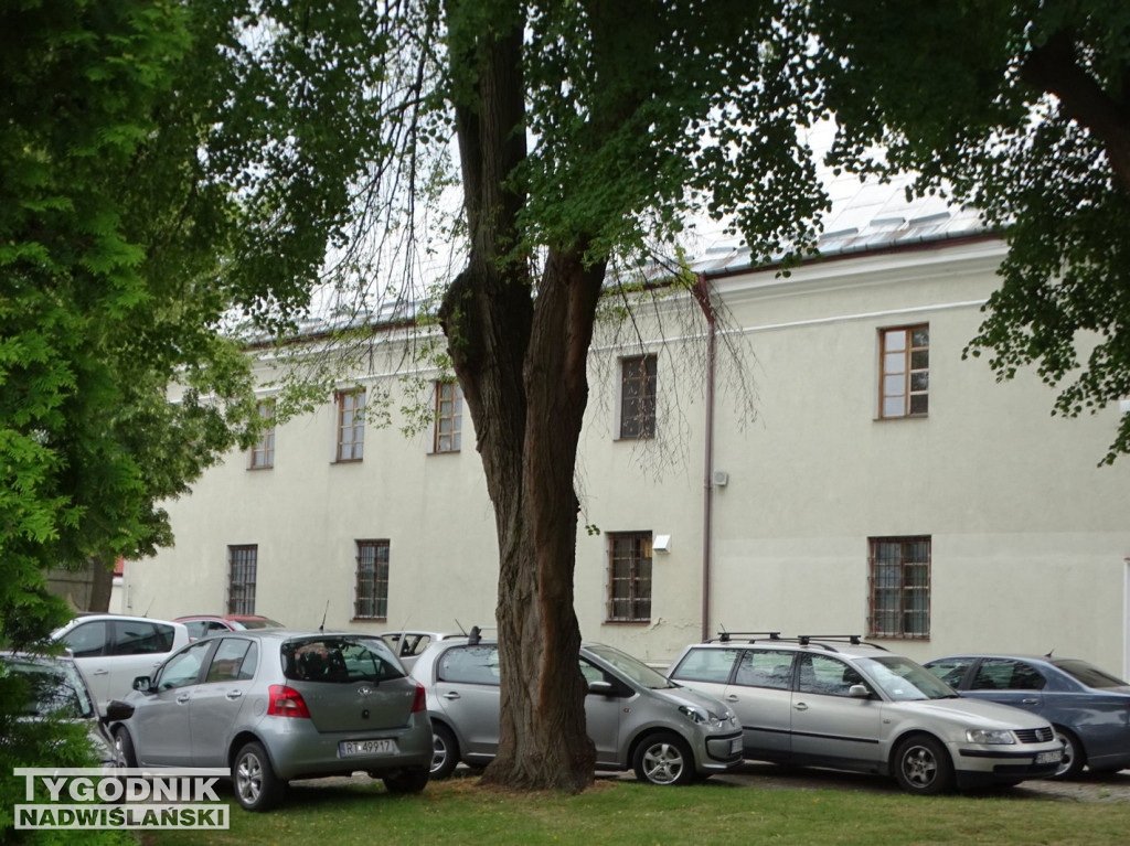Święcenie pojazdów u dominikanów w Tarnobrzegu