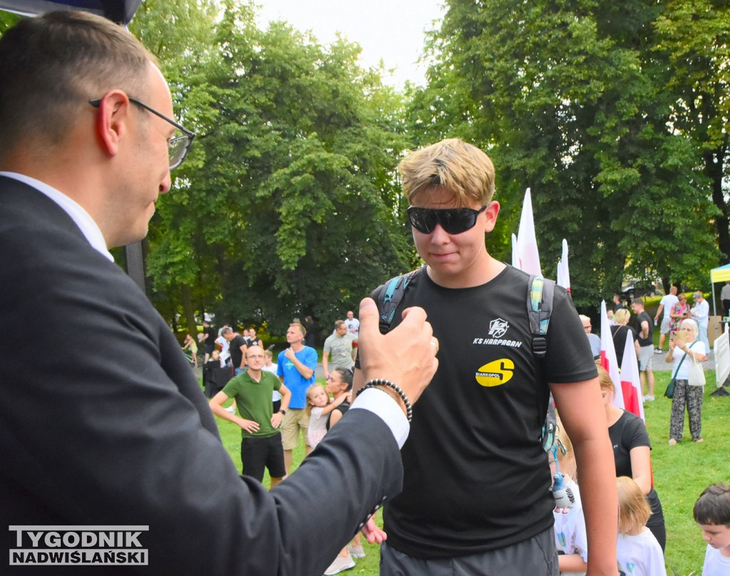 1 sierpnia - patriotyczne bieganie w parku dzikowskim