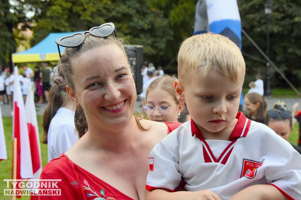 1 sierpnia - patriotyczne bieganie w parku dzikowskim
