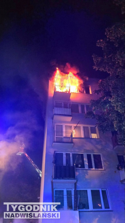 Pożar w bloku przy ul. Kossaka w Tarnobrzegu