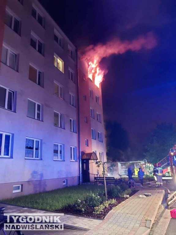 Pożar w bloku przy ul. Kossaka w Tarnobrzegu