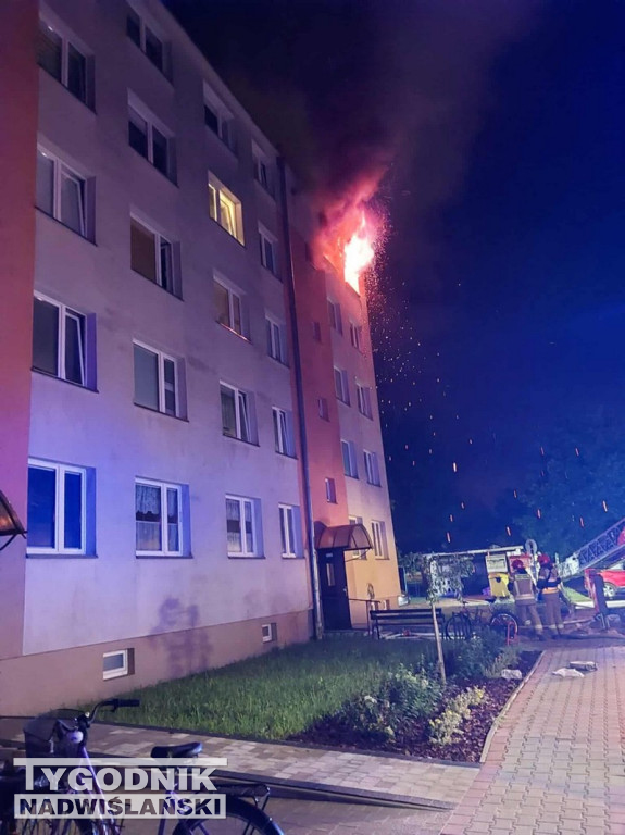 Pożar w bloku przy ul. Kossaka w Tarnobrzegu
