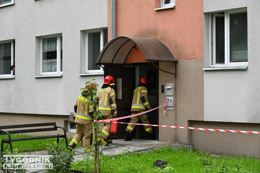 Pożar w bloku przy ul. Kossaka w Tarnobrzegu