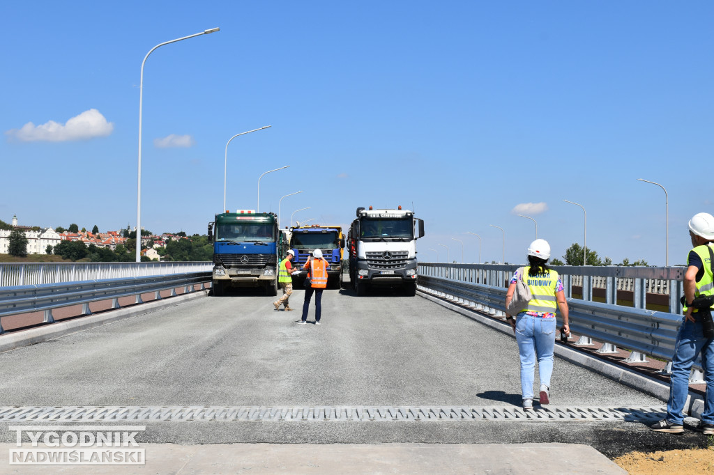 Most w Sandomierzu przechodzi próbę obciążeniową