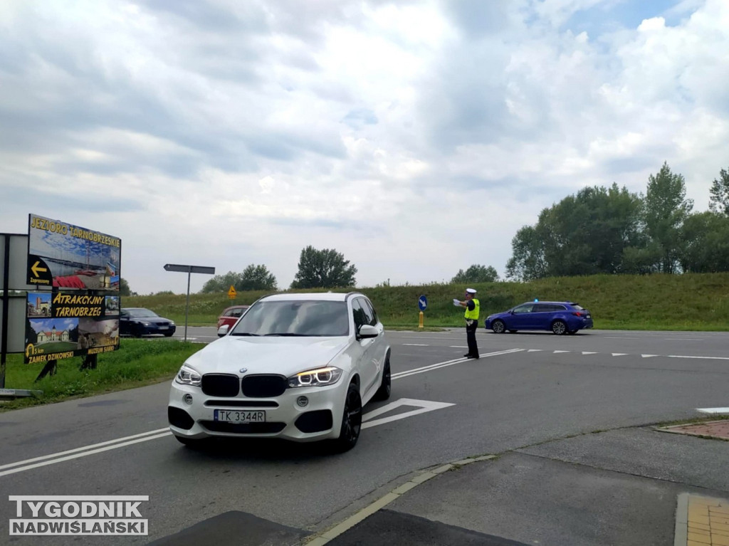 Korki przy wjeździe nad Jezioro Tarnobrzeskie