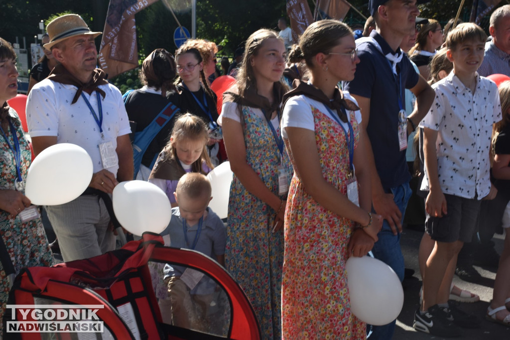 Wejście pielgrzymki na Jasną Górę