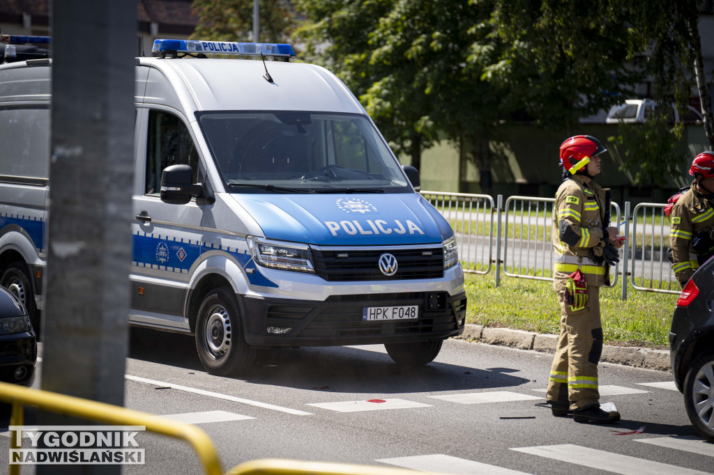 Wypadek naprzejściu dla pieszych. Do szpitala trafiła kobieta i jej 8-letni syn