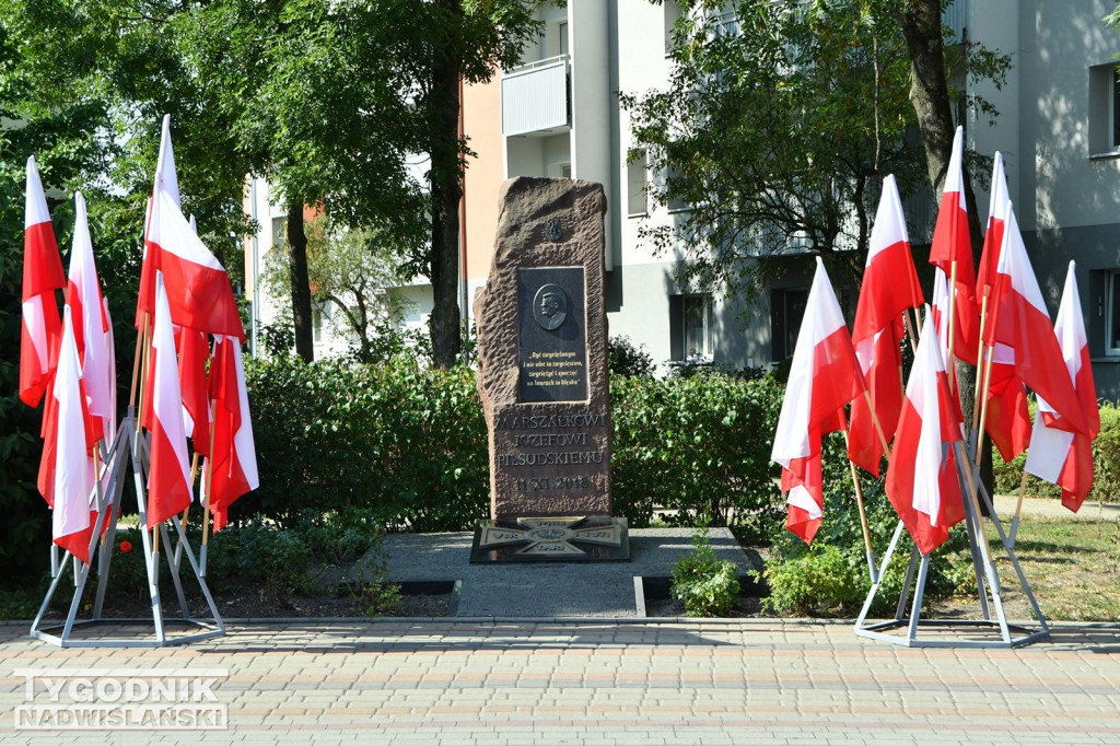 Uroczystość pod obeliskiem Józefa Piłsudskiego