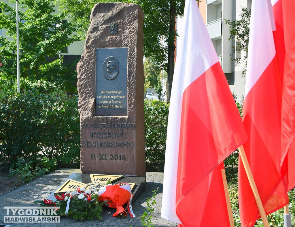 Uroczystość pod obeliskiem Józefa Piłsudskiego