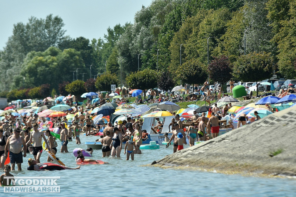 Piątek, 15 sierpnia, nad Jeziorem Tarnobrzeskim