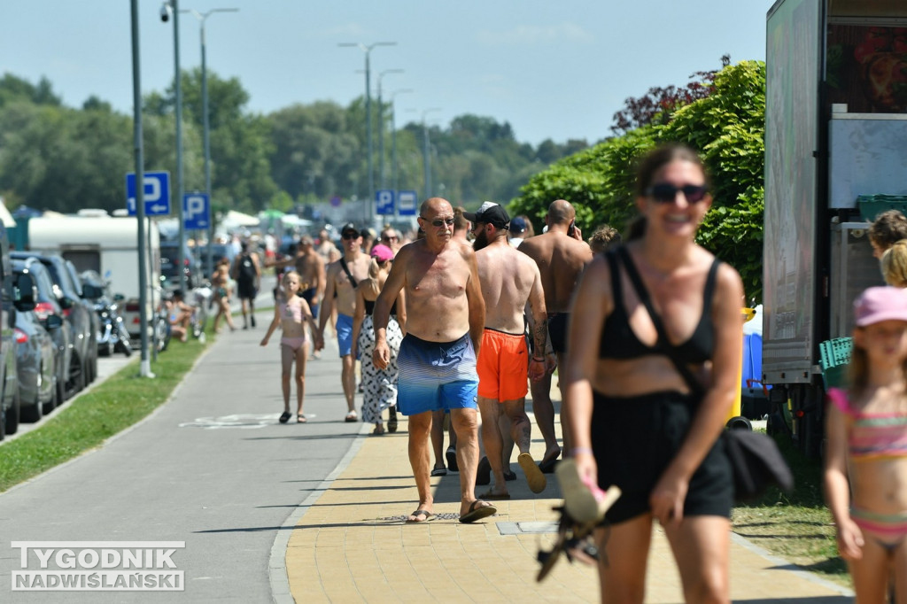 Piątek, 15 sierpnia, nad Jeziorem Tarnobrzeskim