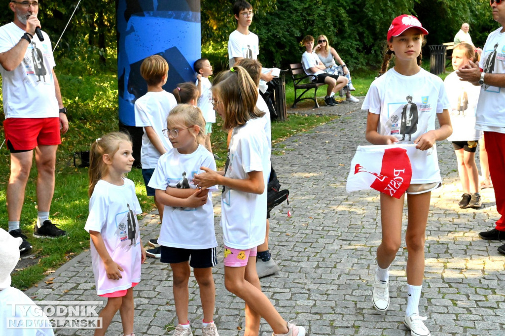 Patriotyczne bieganie 15 sierpnia w Tarnobrzegu