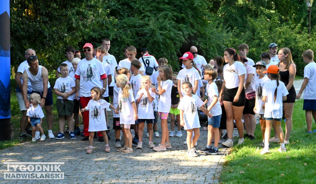Patriotyczne bieganie 15 sierpnia w Tarnobrzegu