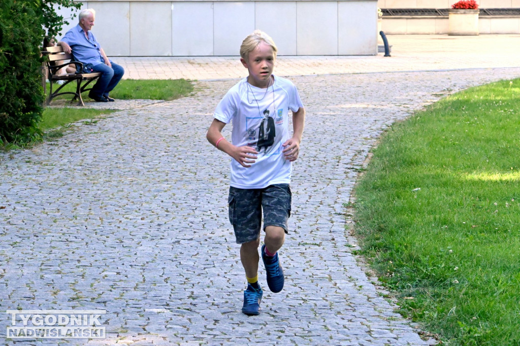 Patriotyczne bieganie 15 sierpnia w Tarnobrzegu